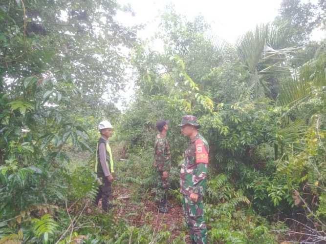 Personel Koramil 06/Merbau Kodim 0303/Bengkalis Gelar Sosialisasi dan Patroli Karhutla