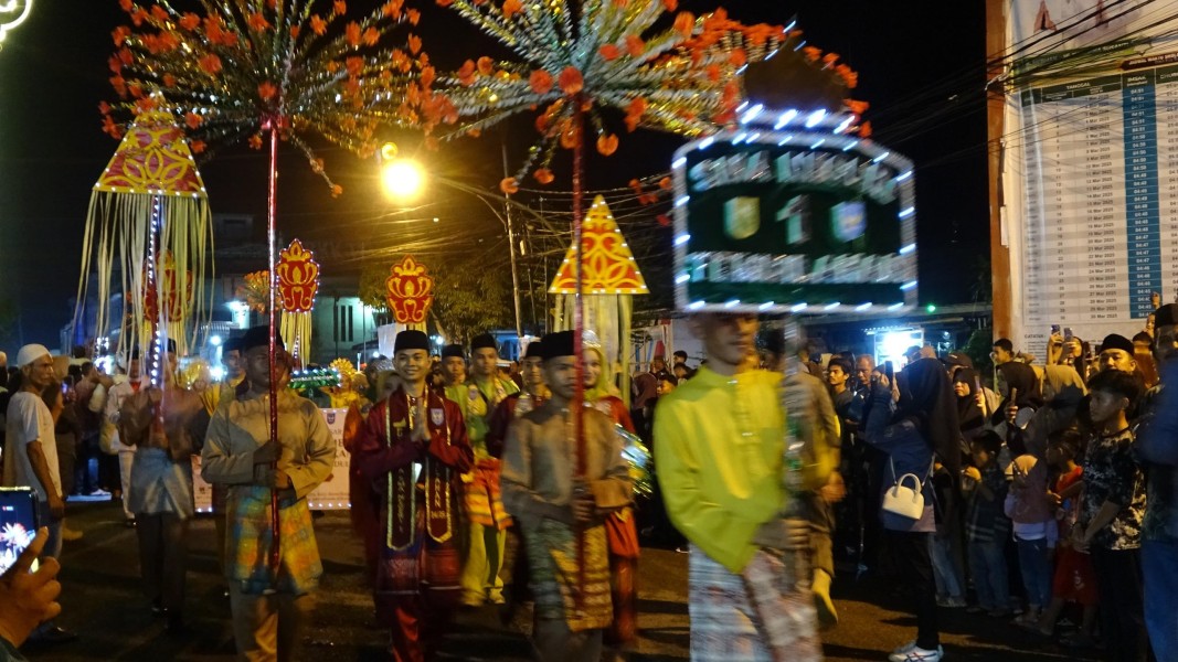 Puluhan Ribu Warga Inhil Menyaksikan Pawai Takbir Idul Fitri 1446 H
