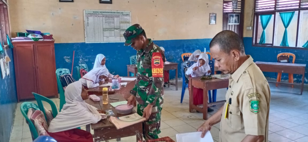 Babinsa Berikan Edukasi Terkait Nilai-nilai Pancasila Kepada Pelajar
