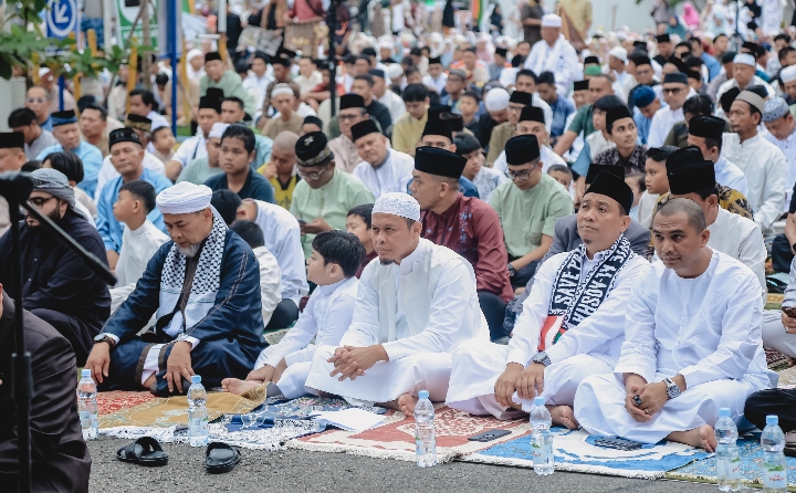 Ingin Dekat dengan Masyarakat, Wali Kota Pekanbaru Shalat Idul Fitri Bersama Ribuan Warga