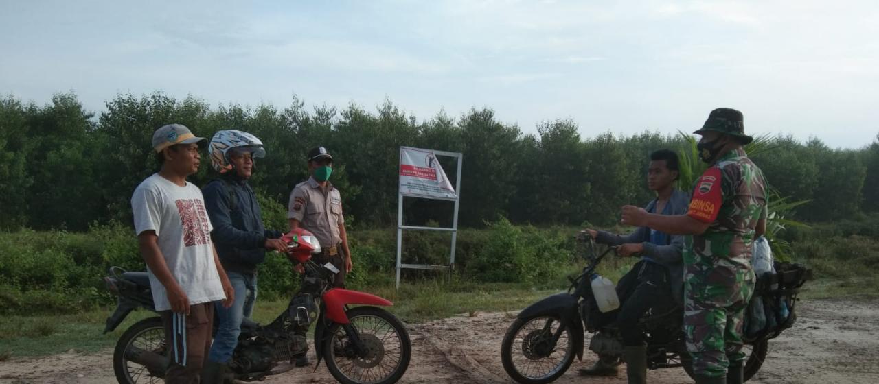 Serma Zul Efendi Babinsa Kelurahan Bukit Kapur Laksanakan Sosialisasi Pencegahan Karhutla