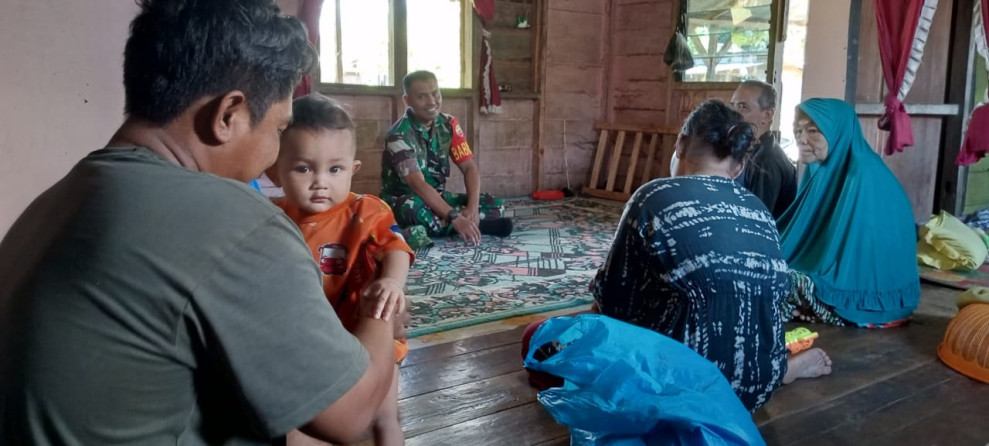 Babinsa Koramil 06/Merbau Gelar Komsos, Mewujudkan Kesatuan di Kampung Pancasila