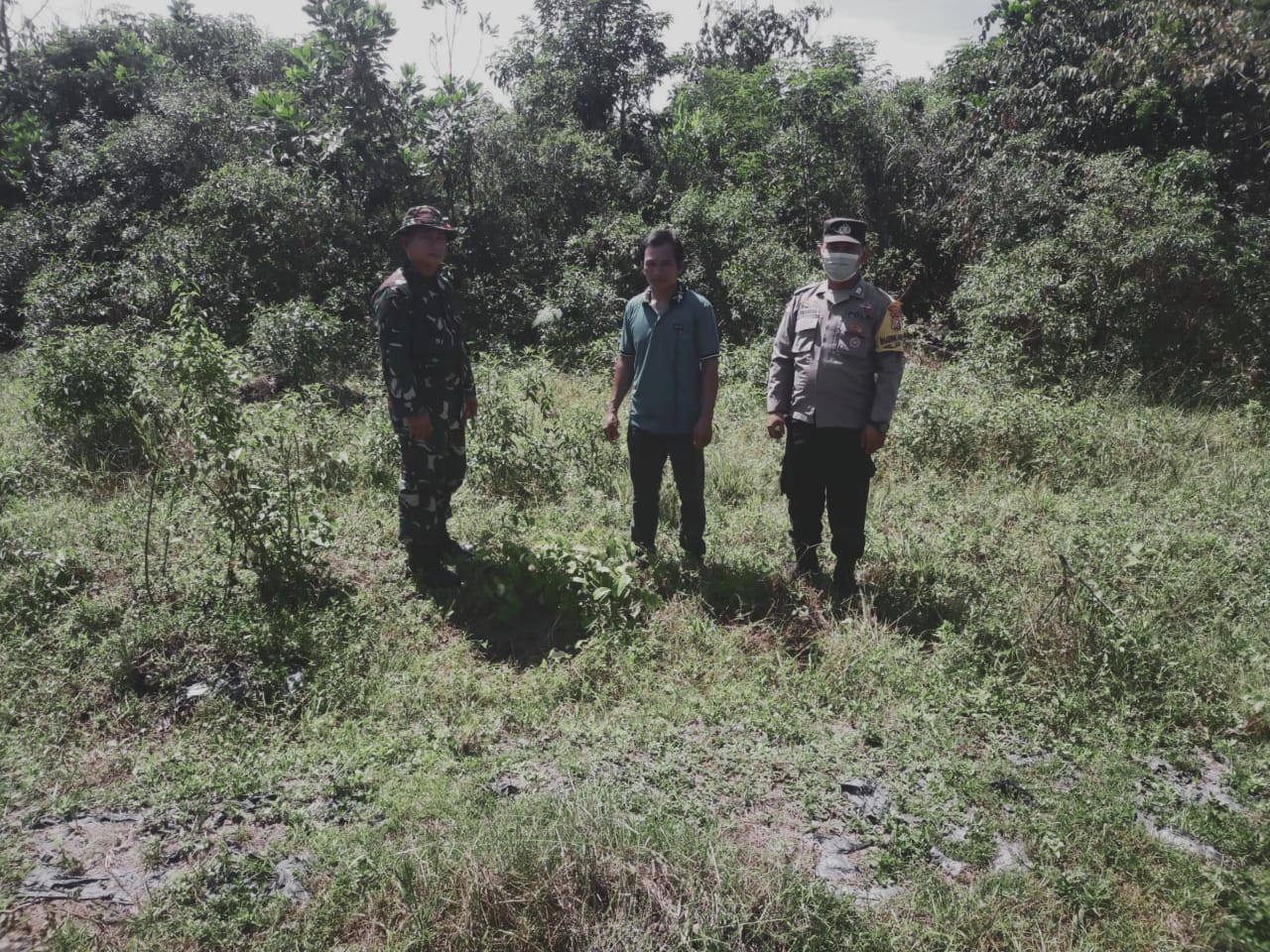 Serda Jum'at Desmanto Laksanakan Sosialisasi Pencegahan Karhutla di Jalan Siak