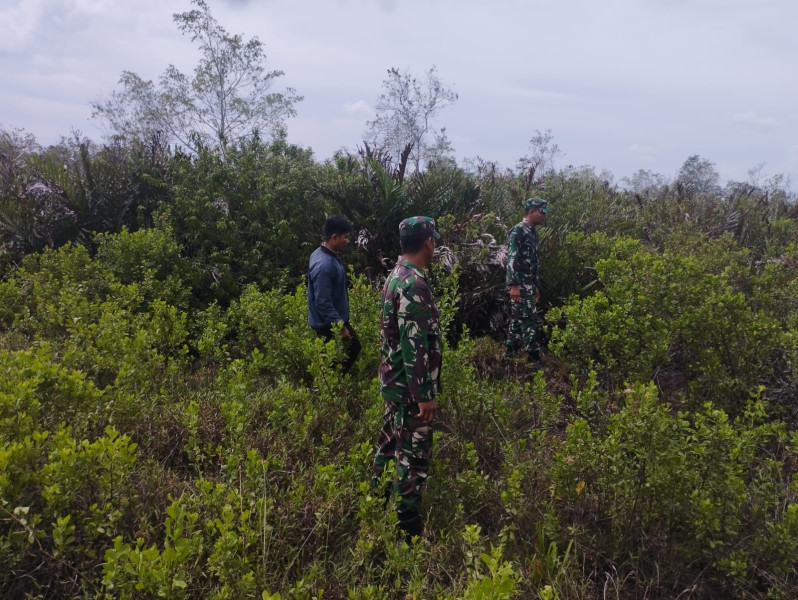 Semangat Babinsa Koramil 06 Merbau Laksanakan Patroli Cegah Karhutla