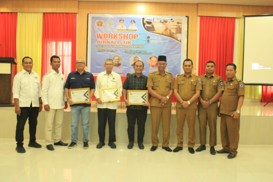 Asisten l Buka Workshop Jurnalistik PWl Labuhanbatu