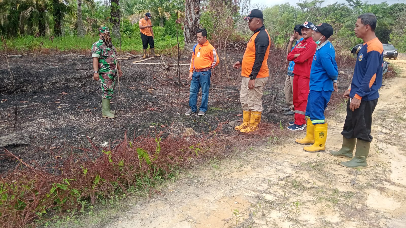 Bersama Aparat Kelurahan, Sertu Sareh dan BPBD Laksanakan Patroli Cegah Karhutla