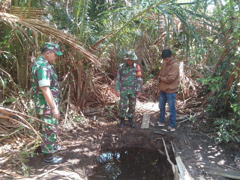 Babinsa Koramil 06/Merbau Tingkatkan Patroli Karhutla di Desa Bandul