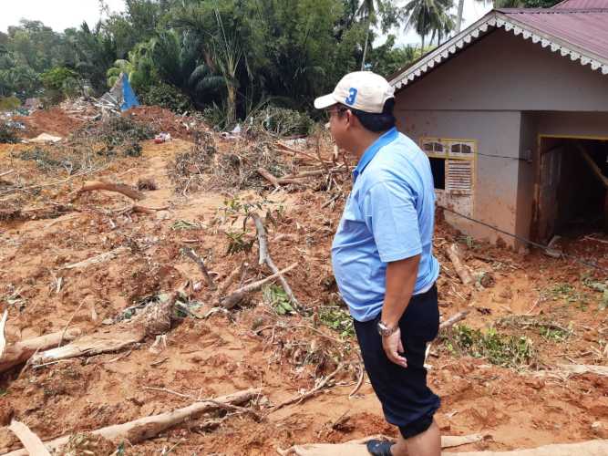 Ketua DPRD Daeng Amhar Apresiasi Reaksi Cepat Pemda, Pemprop, Pempus dan TNI/POLRI Dalam Tangani Bencana: Terimakasih Kepada Semua Tim Evakuasi