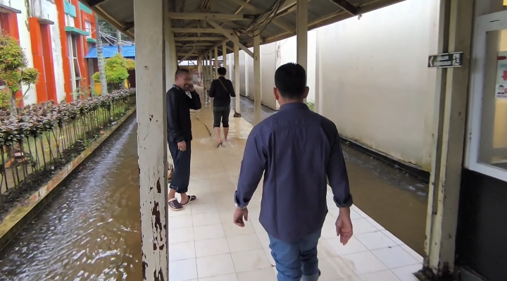 Pj Bupati Inhil Tinjau RSUD Puri Husada yang Terdampak Banjir