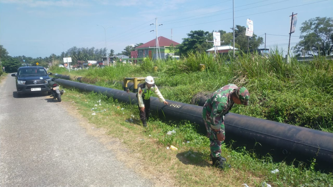 Sertu Jumat Desmanto Laksanakan Patroli Cegah Tindak Kriminal di Objek Vital