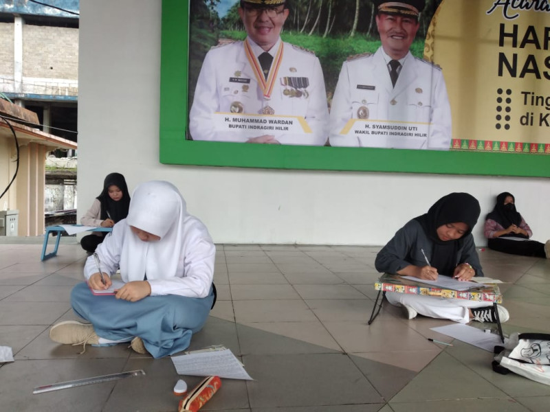 HPN Riau 2023, Puluhan Siswa se-Inhil Menulis Surat untuk Bupati Wardan