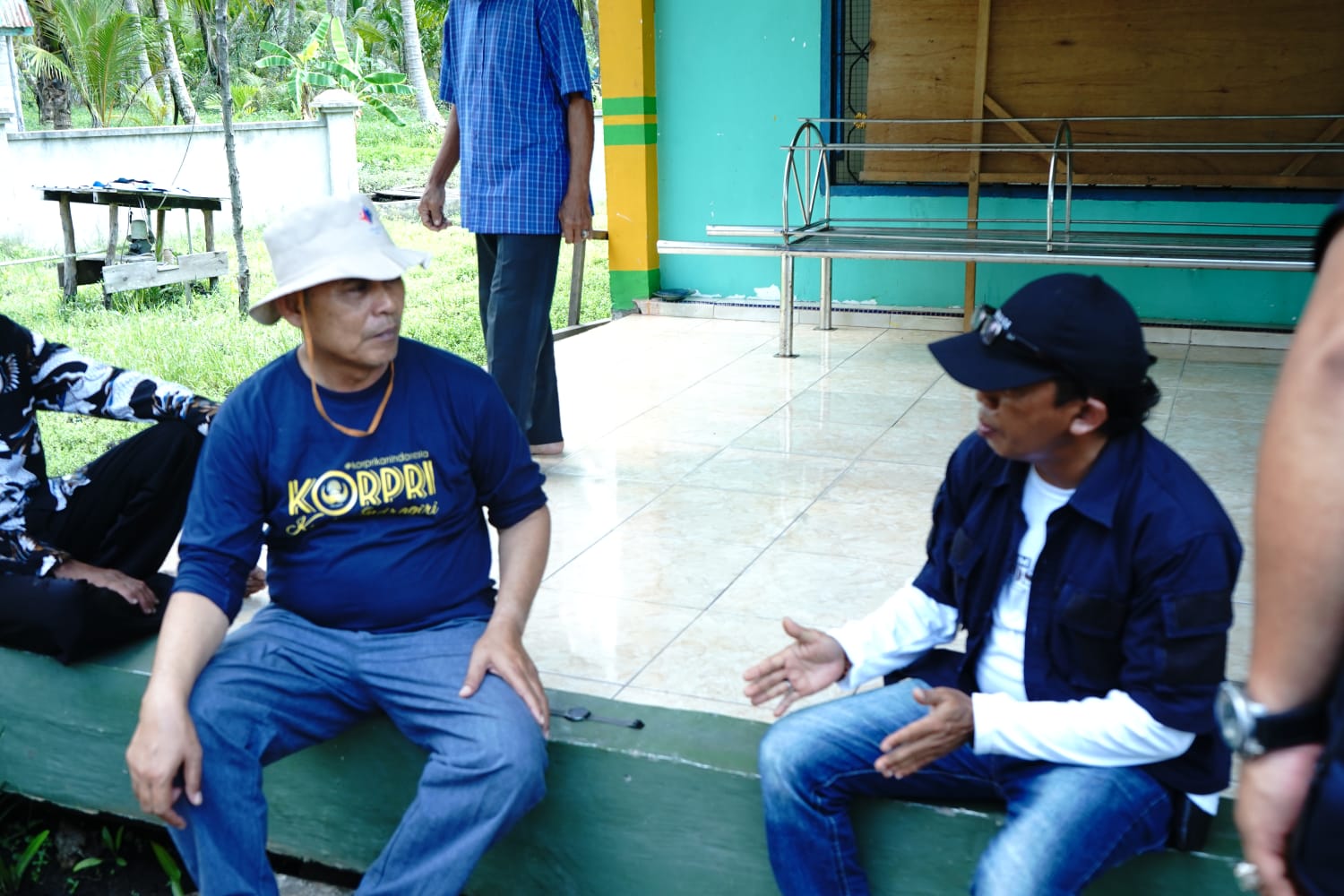 Bupati Inhil Herman Tinjau Jaringan Listrik 24 Jam Mulai Layani Warga Pelangiran