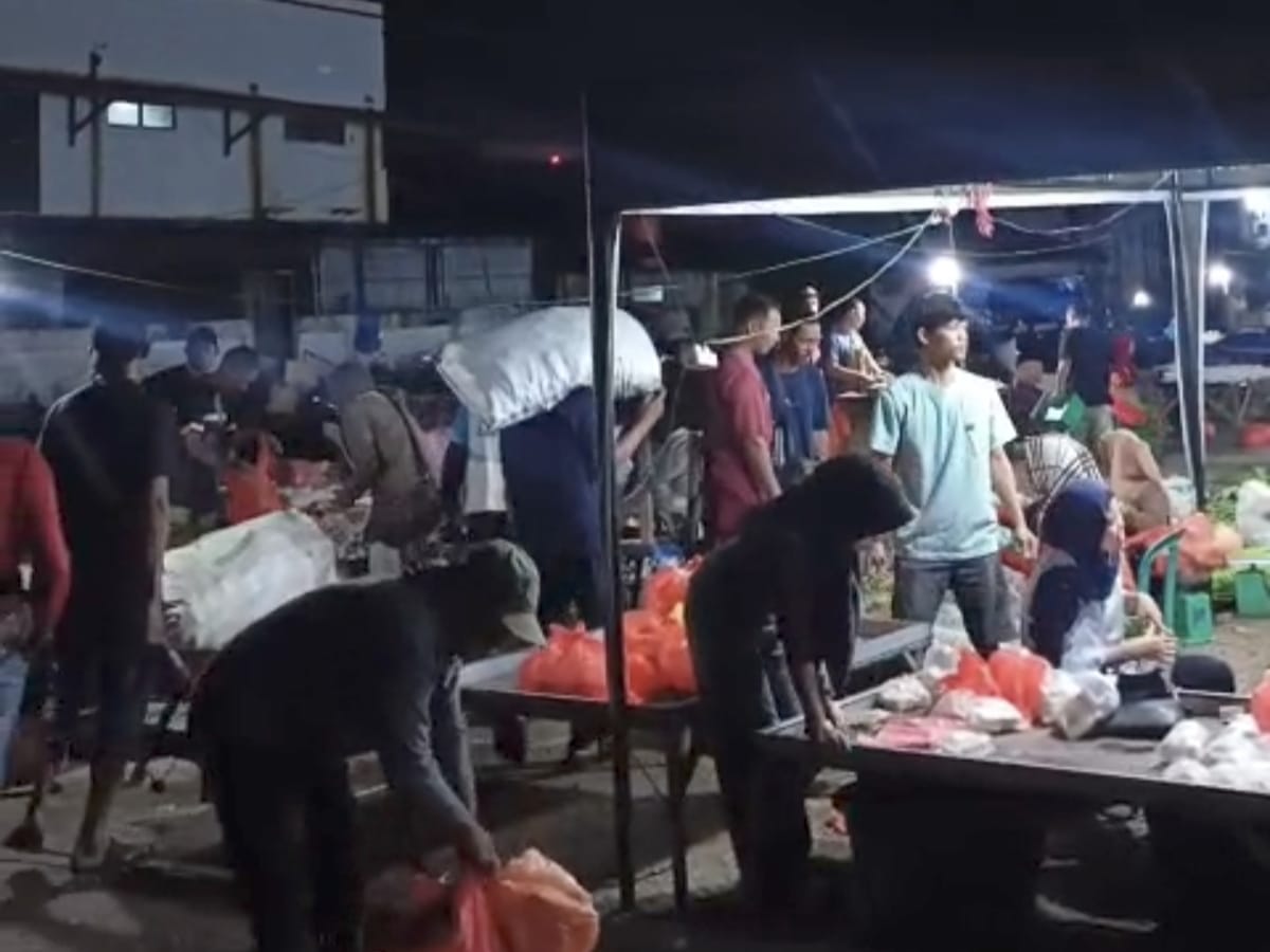 Bupati Inhil Resmikan Pasar Subuh Tembilahan