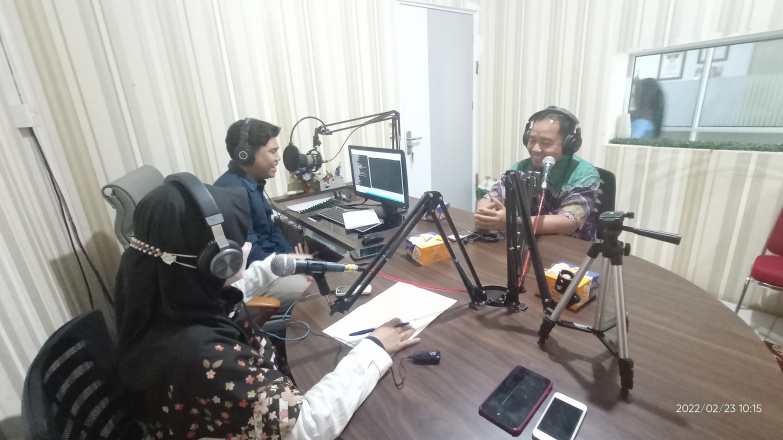 Talkshow Dokter dari RSUD PH Tembilahan Tentang Kanker Serviks di Radio Gemilang FM