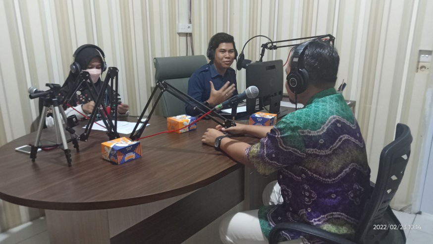 Talkshow Dokter dari RSUD PH Tembilahan Tentang Kanker Serviks di Radio Gemilang FM