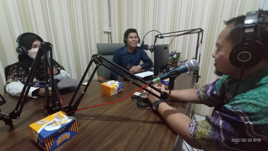 Talkshow Dokter dari RSUD PH Tembilahan Tentang Kanker Serviks di Radio Gemilang FM