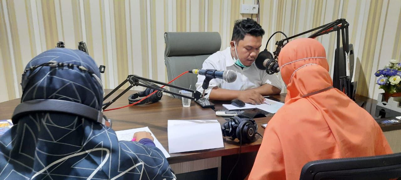 Apoteker RSUD PH Tembilahan Jadi Narasumber di Radio Gemilang FM