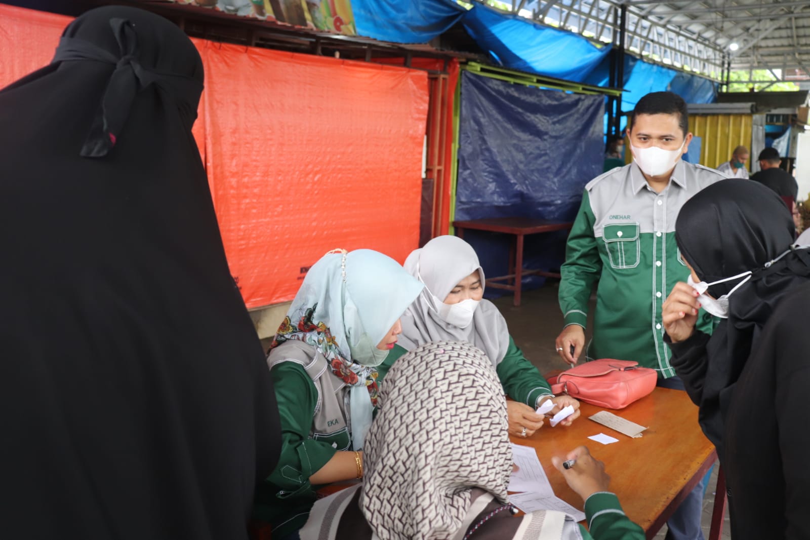 Pasar Murah di Kantor Disdagtri Inhil Dikunjungi Wagubri