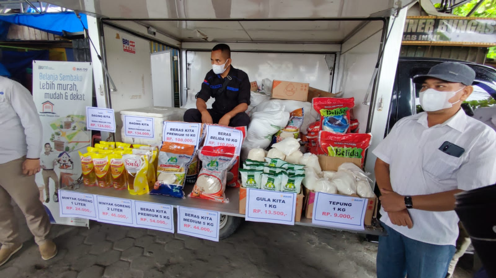 Pasar Murah di Kantor Disdagtri Inhil Dikunjungi Wagubri