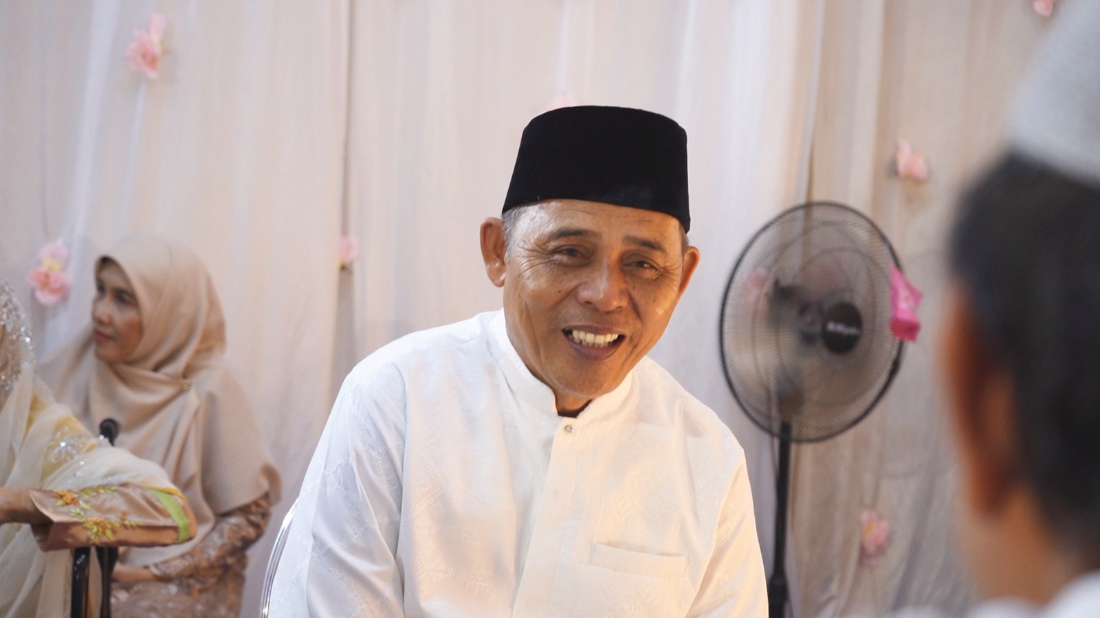 Bupati Inhil H Herman Hadiri dan Jadi Saksi Akad Nikah Putri Kadis Kominfo