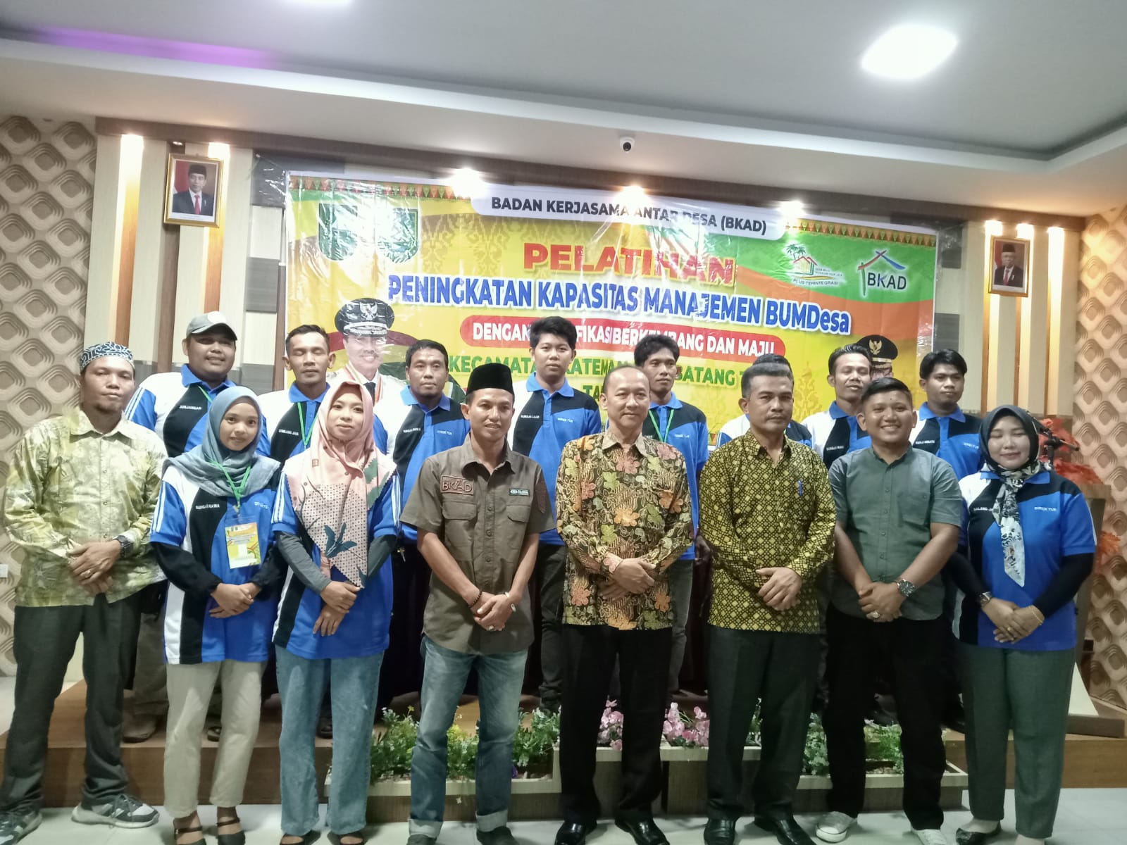 Pembukaan Pelatihan Peningkatan Kapasitas Manajemen BUMDesa Dengan Klasifikasi Berkembang dan Maju Di Taja Oleh Dinas PMD Inhil di Dua Desa