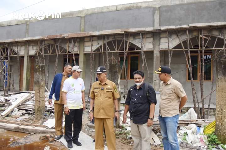 Wabup Inhil Tinjau Rehabilitasi Makam Syekh Abdurrahman Siddiq Saat Laksanakan Kunker Ke Desa Teluk Dalam