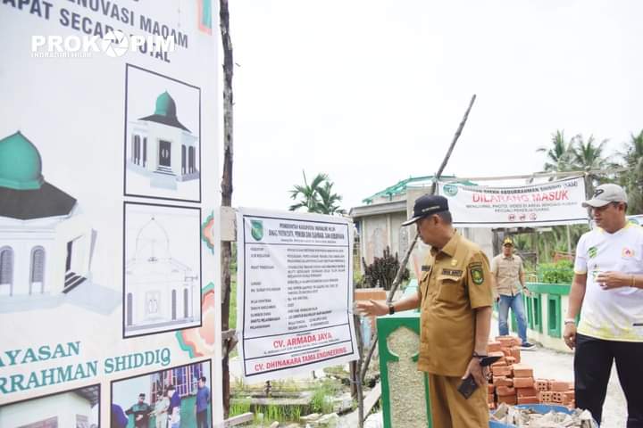 Wabup Inhil Tinjau Rehabilitasi Makam Syekh Abdurrahman Siddiq Saat Laksanakan Kunker Ke Desa Teluk Dalam