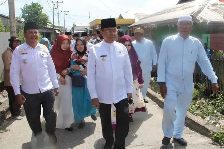 Saat Maulid Nabi di Desa Tanah Merah, Bupati HM Wardan Ajak Masyarakat Bersama-sama membangun Negeri