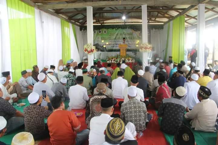 Saat Maulid Nabi di Desa Tanah Merah, Bupati HM Wardan Ajak Masyarakat Bersama-sama membangun Negeri