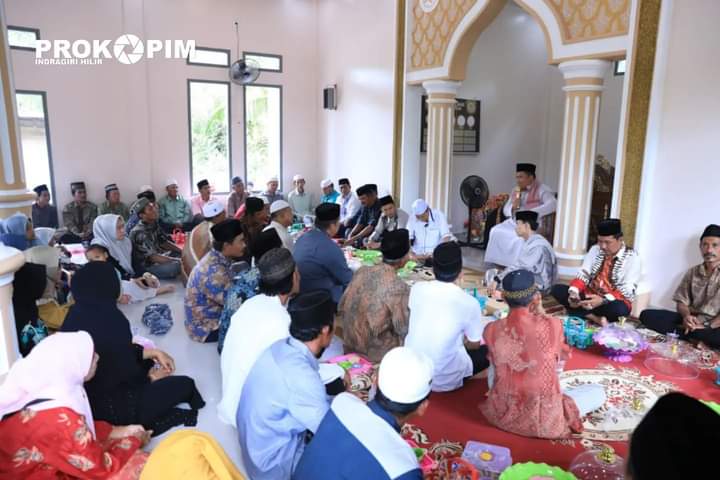 Wakil Bupati Inhil  H Syamsuddin Uti Resmikan Surau Al-Aziz di Desa Kota Baru Siberida