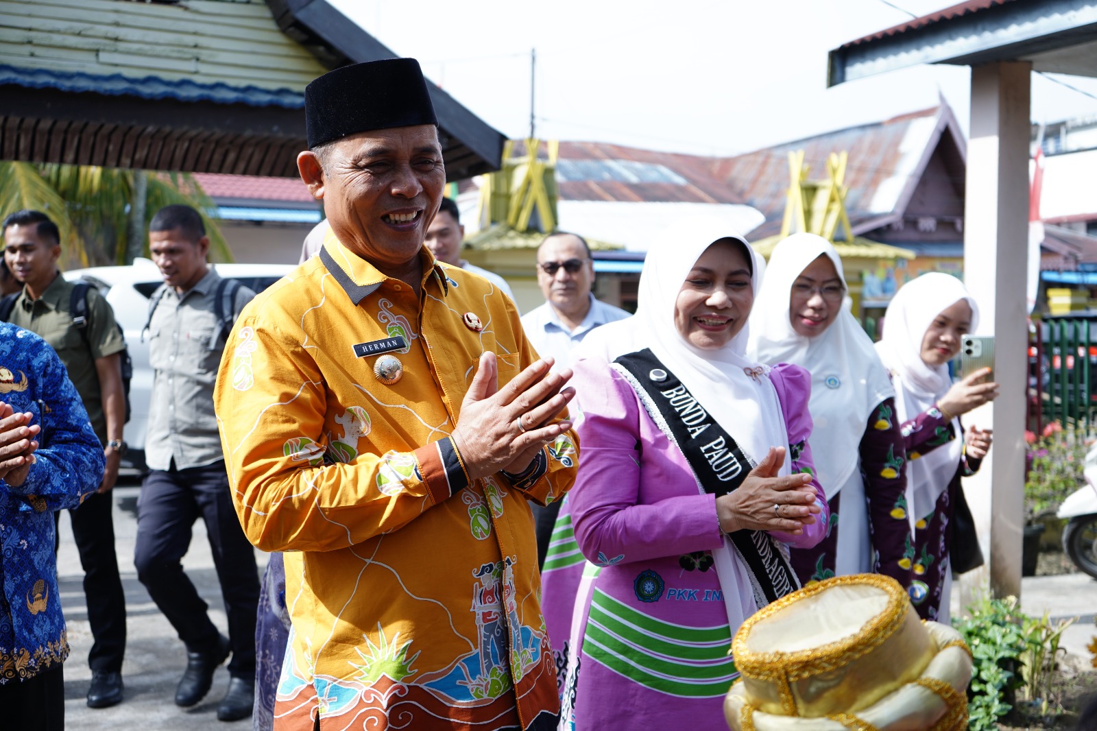 Bupati dan Bunda PAUD Inhil Tinjau MPLS di TK Pertiwi 1 Tembilahan, Soroti Kondisi Bangunan