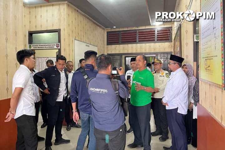 Kontrol Pelayanan Publik, Pj Bupati Herman Periksa Proses Pengurusan Dokumen Kependudukan