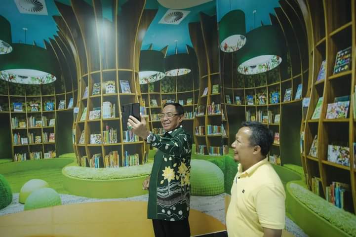 Bupati Wardan Tinjau Persiapan peresmian Gedung Perpustakaan dan Musium Kelapa inhil