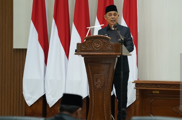 Bupati Herman Hadiri Paripurna DPRD Pengesahan APBD Inhil 2026