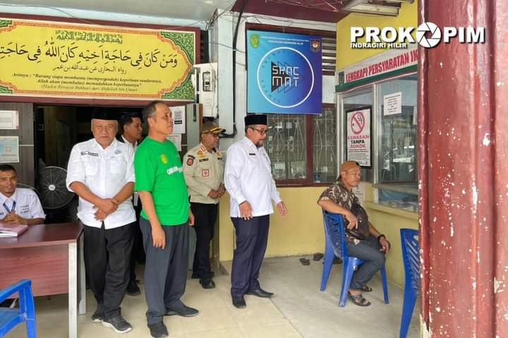 Kontrol Pelayanan Publik, Pj Bupati Herman Periksa Proses Pengurusan Dokumen Kependudukan