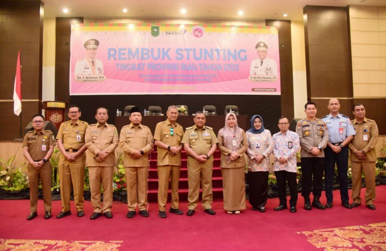 Ketua TPPS Inhil H.Syamsuddin Uti Ikuti Rembuk Stunting Provinsi Riau TH 2023, Lakukan Penandatanganan Komitmen Bersama Penurunan Stunting