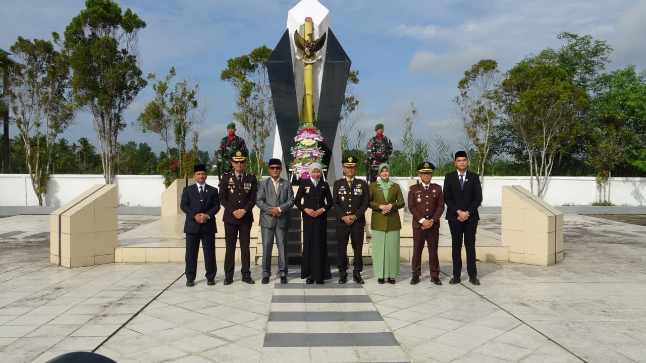 Ziarah Nasional HUT TNI ke-80, Wabup Inhil Ajak Generasi Muda Hargai Jasa Pahlawan