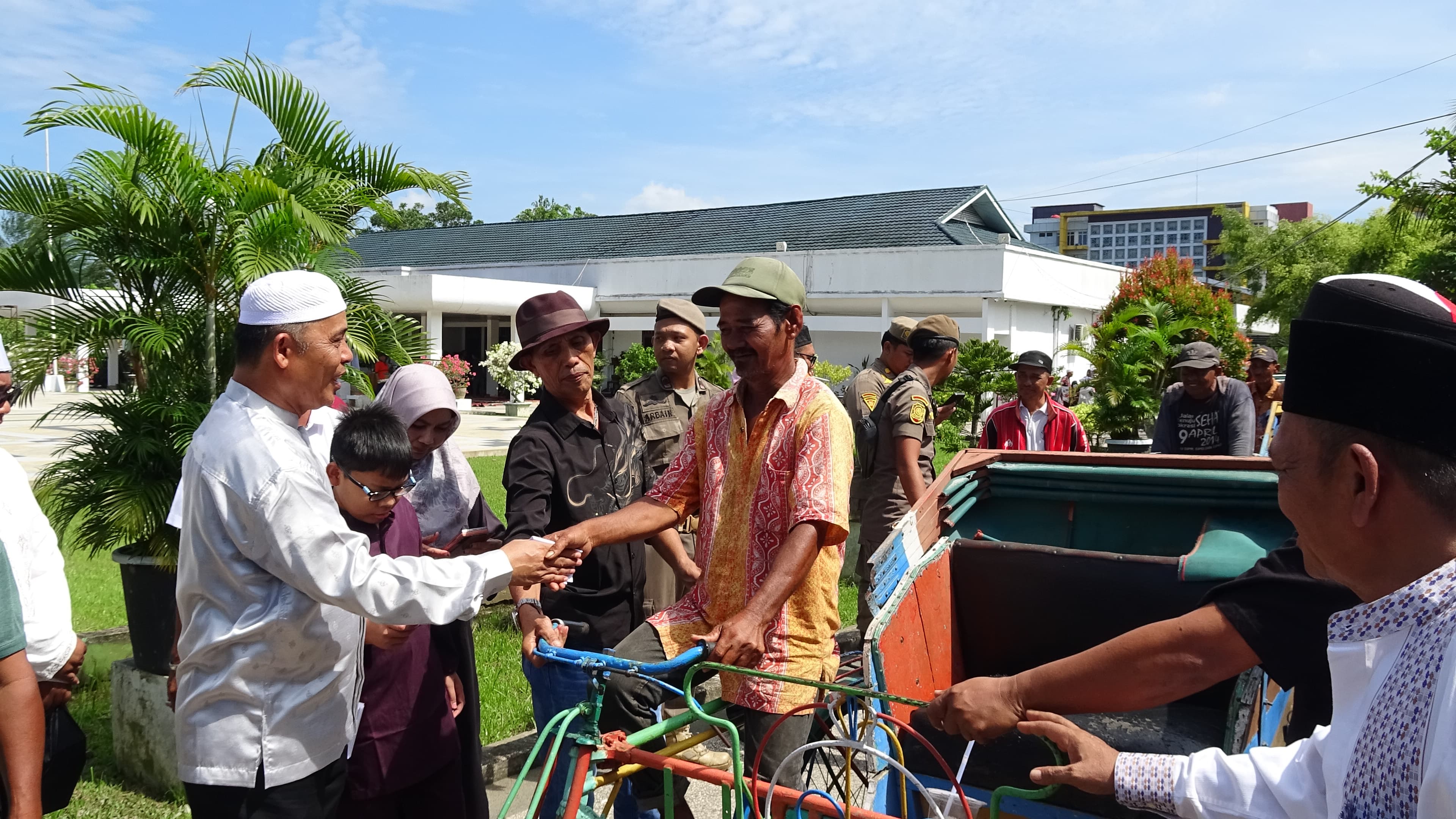 Bupati Inhil Herman Gelar Open House Idul Adha Bersama Pekerja Sektor Informal