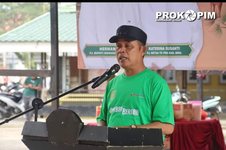 Idul Adha 1445 H, Pemkab Inhil Qurban 14 Ekor Sapi. Pj Bupati Herman Lakukan Penyembelihan Pertama