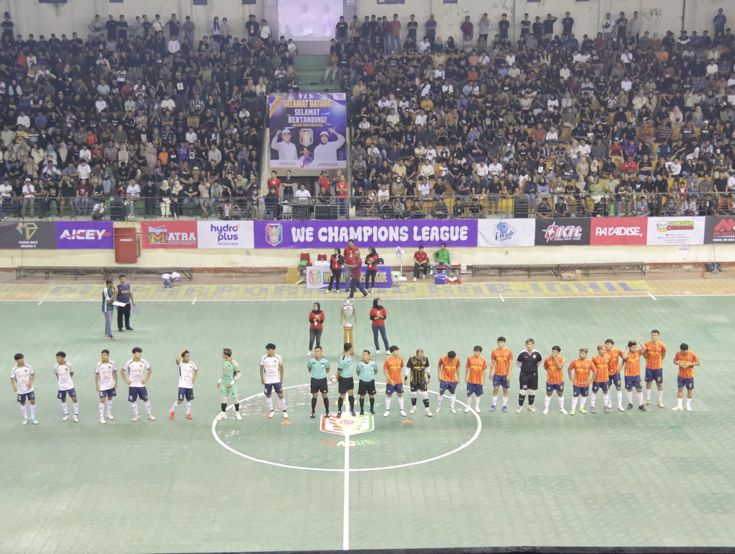 Bupati Inhil Herman Tutup Turnamen Futsal WE Champions League 2025