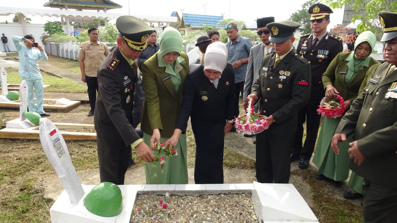 Ziarah Nasional HUT TNI ke-80, Wabup Inhil Ajak Generasi Muda Hargai Jasa Pahlawan