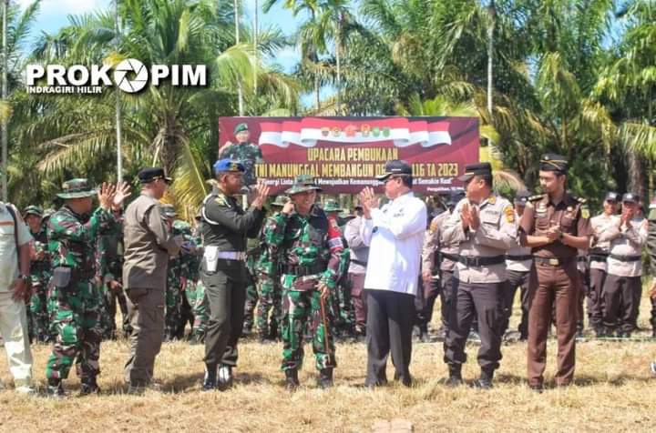 Bupati Inhil Pimpin Upacara Pembukaan TMMD Ke-116 Desa Pengalihan Keritang