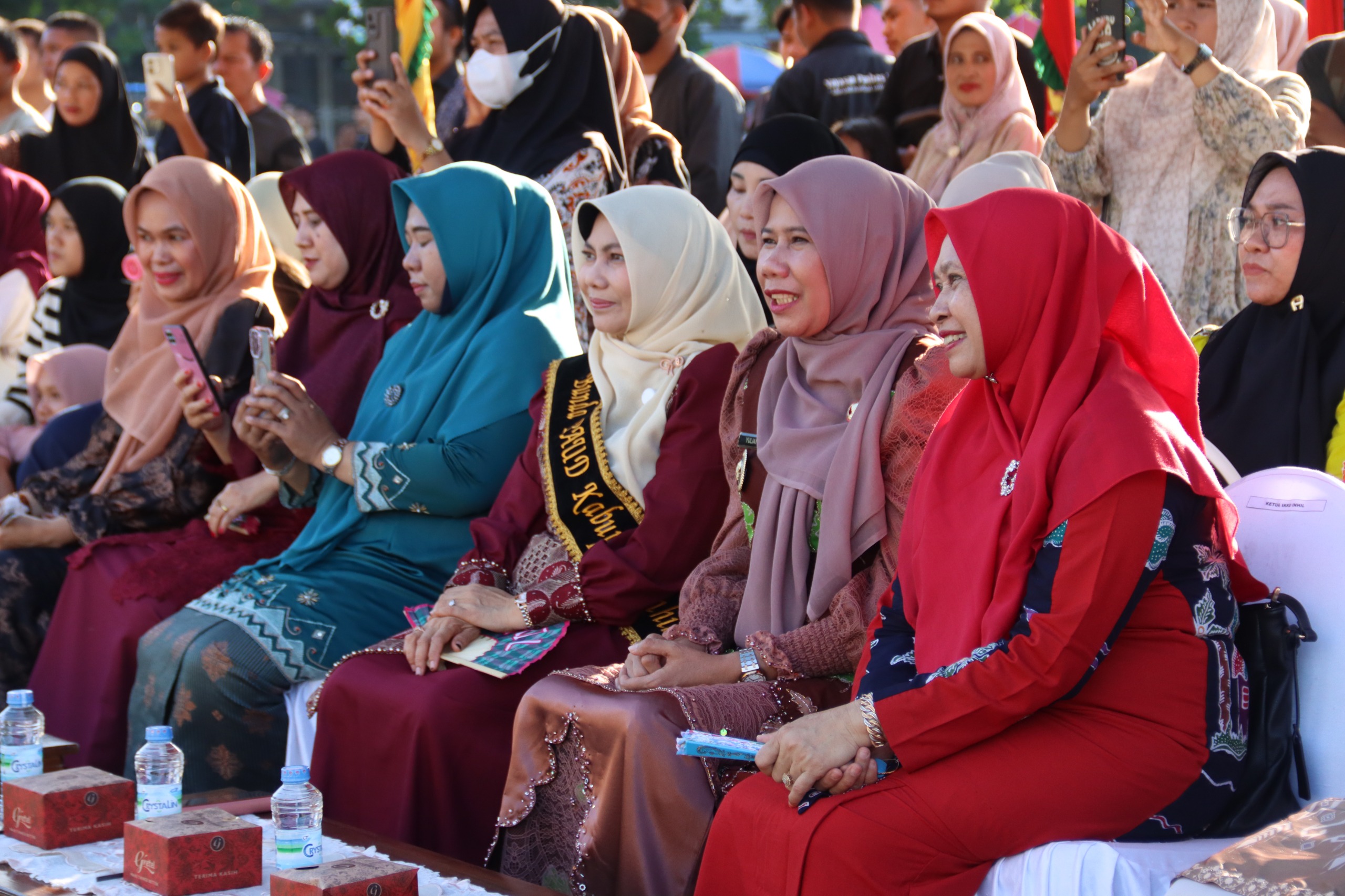 Wakil Bupati Inhil Yuliantini Resmi Buka Acara Ekonomi Kreatif dan Pentas Seni Anak Negeri dalam Rangka Milad Inhil ke-60