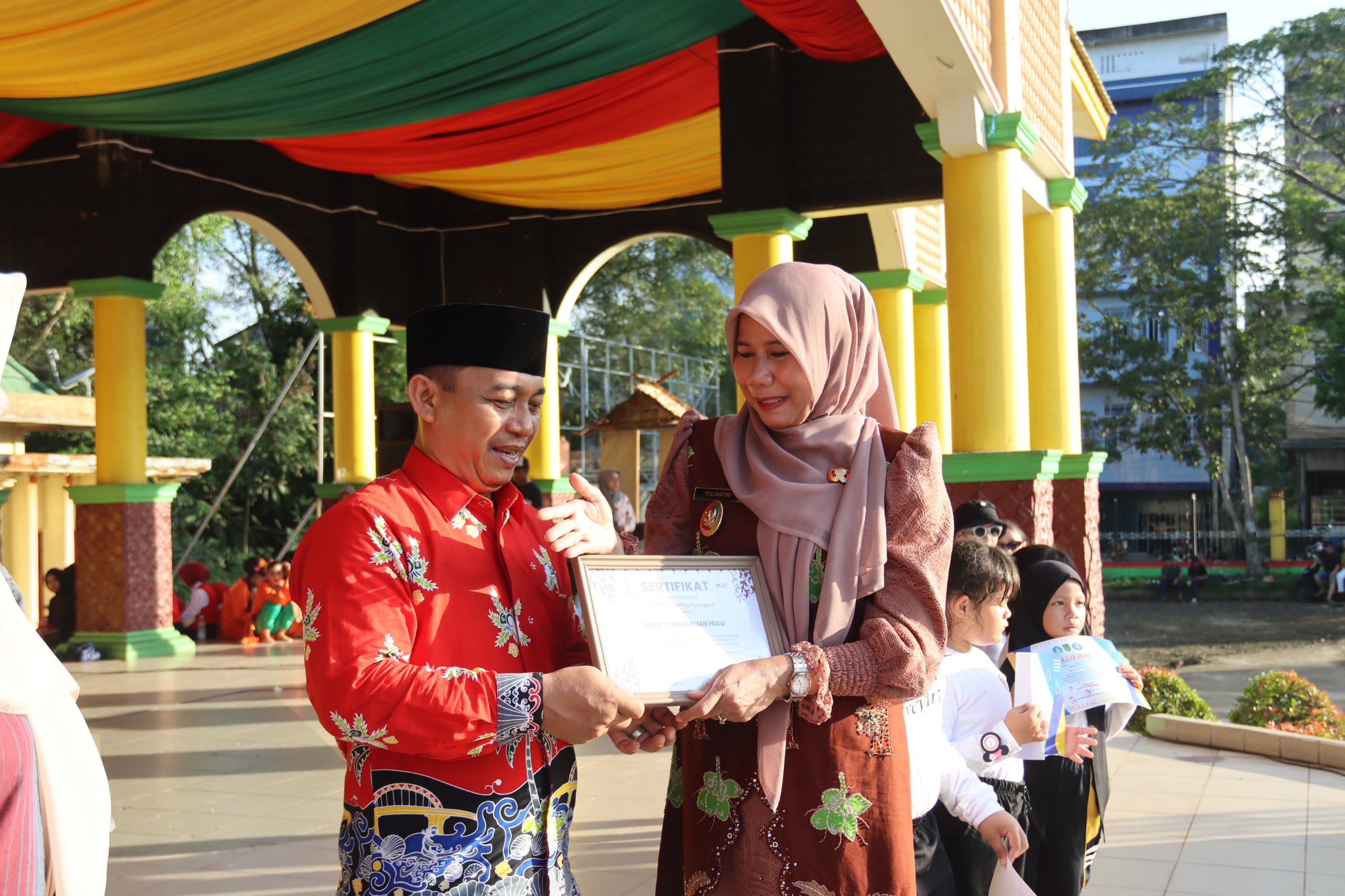 Wakil Bupati Inhil Yuliantini Resmi Buka Acara Ekonomi Kreatif dan Pentas Seni Anak Negeri dalam Rangka Milad Inhil ke-60