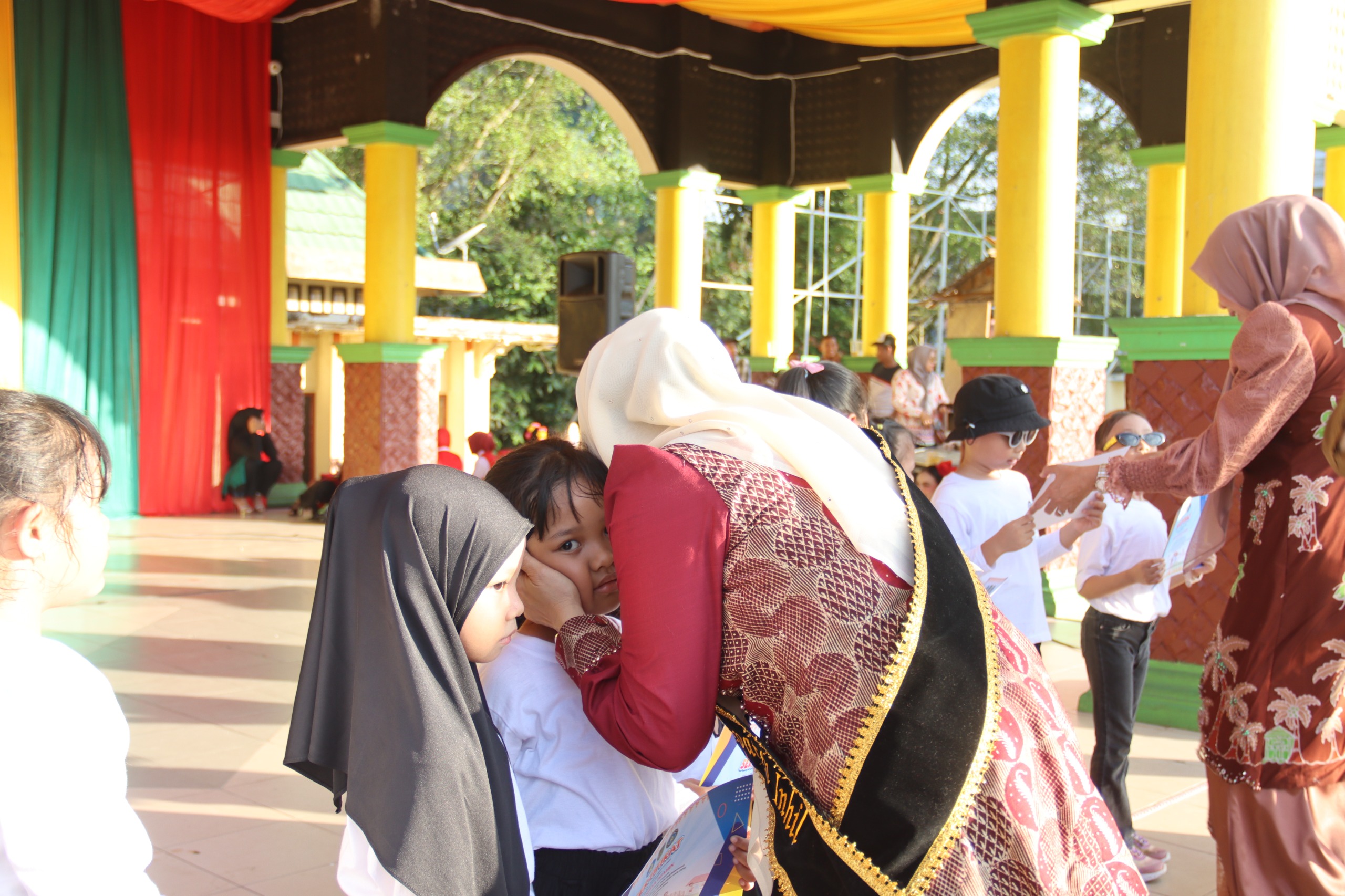 Wakil Bupati Inhil Yuliantini Resmi Buka Acara Ekonomi Kreatif dan Pentas Seni Anak Negeri dalam Rangka Milad Inhil ke-60