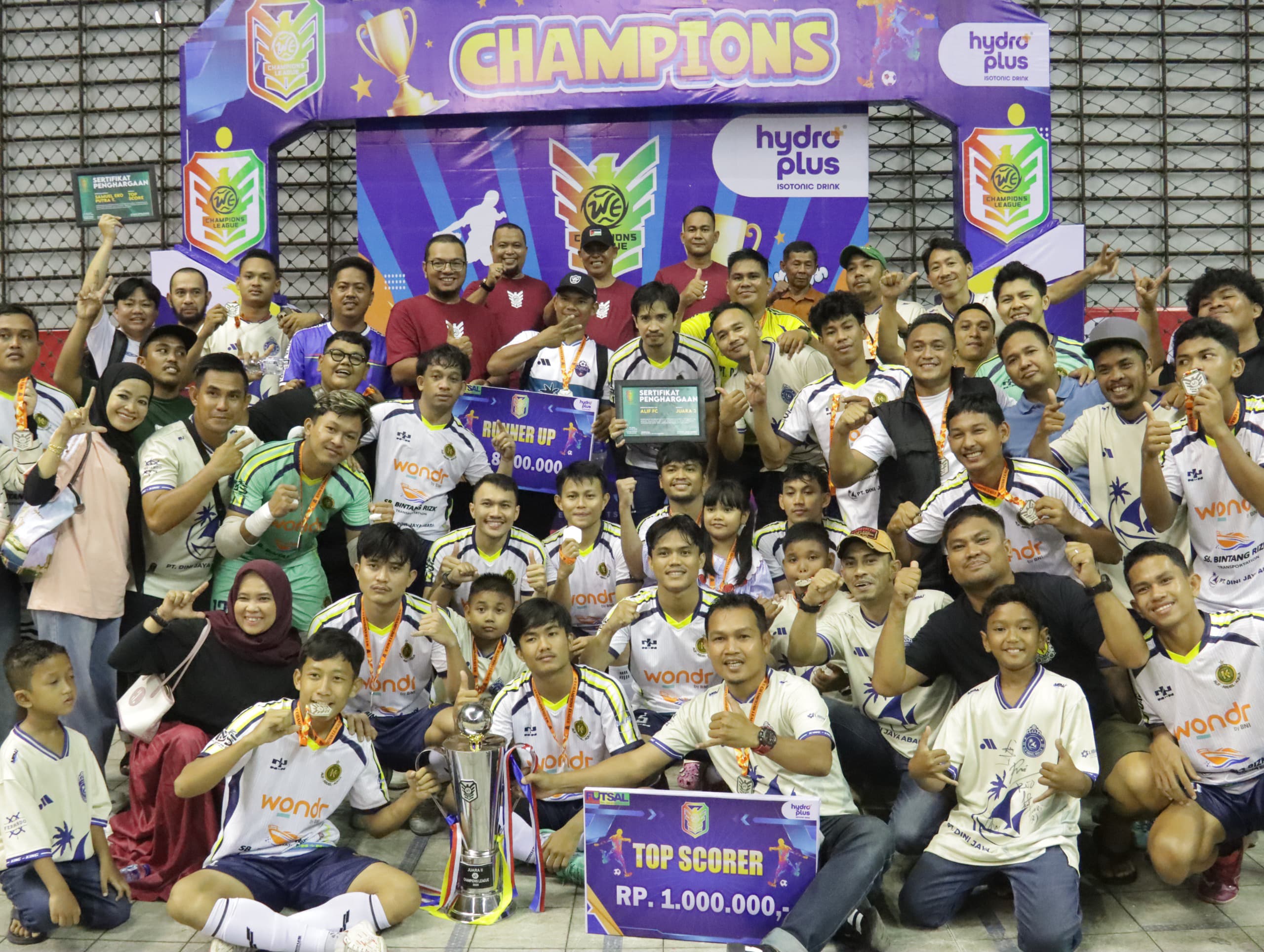 Bupati Inhil Herman Tutup Turnamen Futsal WE Champions League 2025