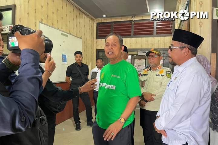 Kontrol Pelayanan Publik, Pj Bupati Herman Periksa Proses Pengurusan Dokumen Kependudukan