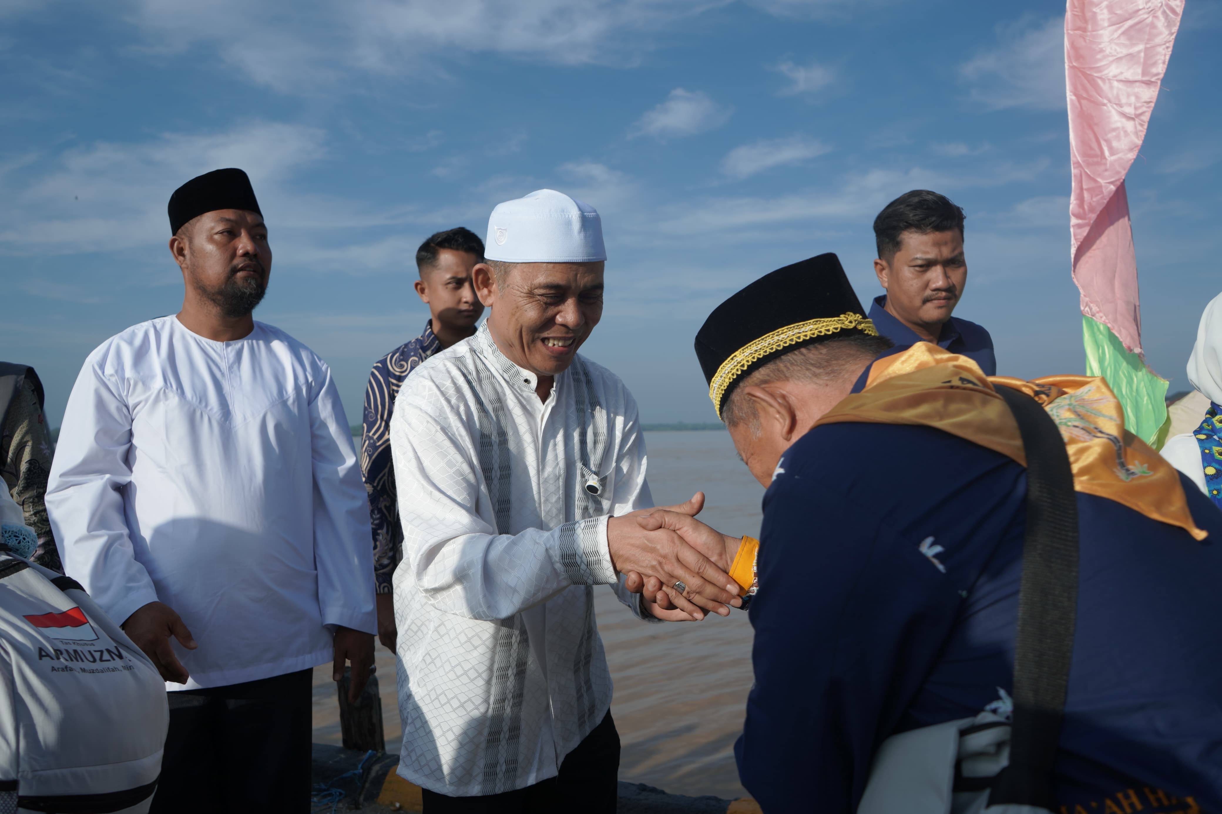 Bupati Inhil Lepas 307 JCH Kloter 7 di Masjid Agung Al-Huda Tembilahan