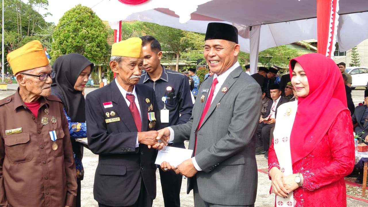 Bupati Herman Jadi Inspektu Upacara Hari Pahlawan Tahun 2025