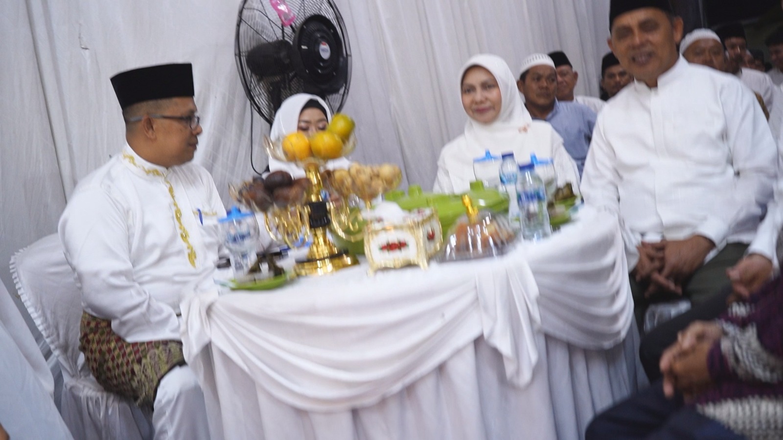 Bupati Inhil H Herman Hadiri dan Jadi Saksi Akad Nikah Putri Kadis Kominfo